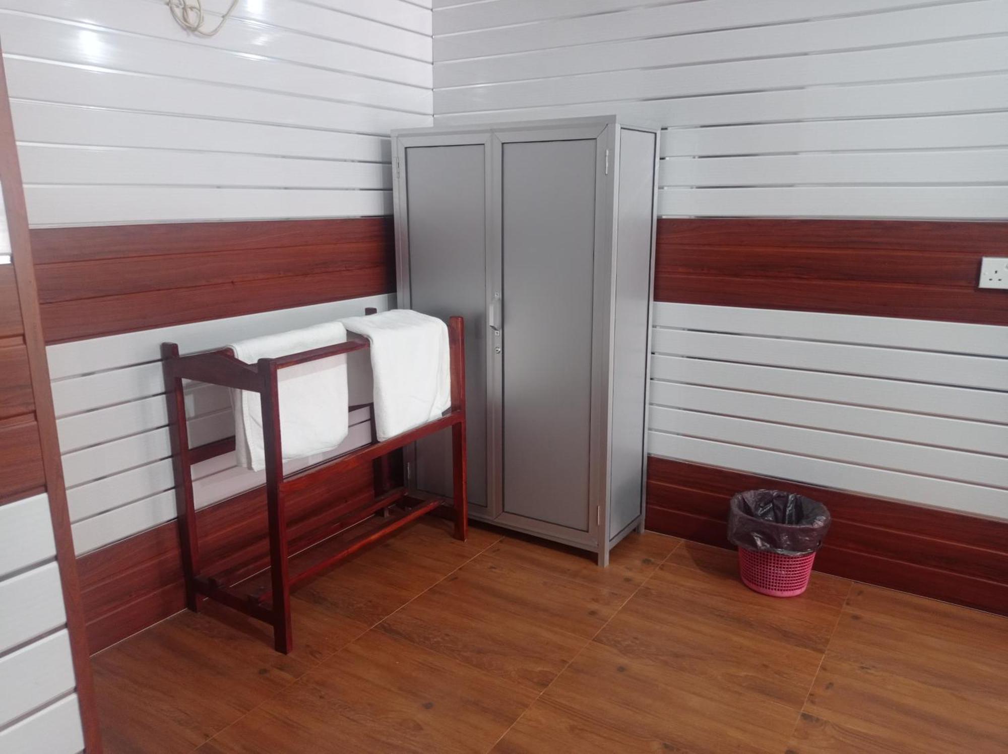 Silver Beach Hotel 亭可马里 外观 照片