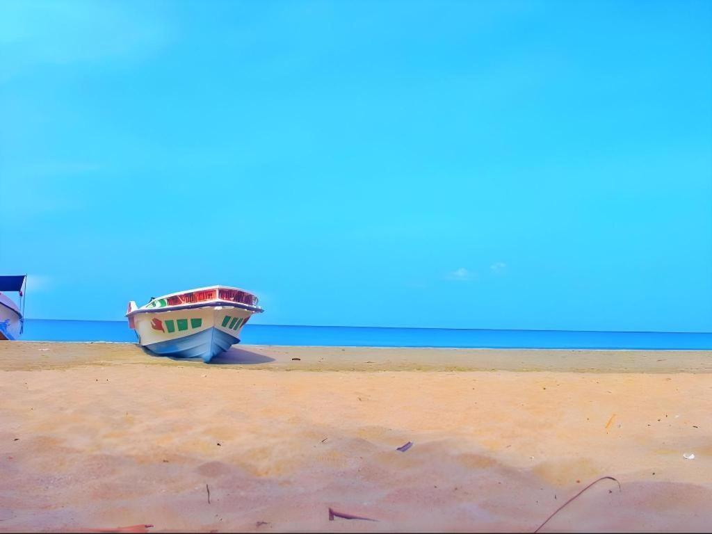 Silver Beach Hotel 亭可马里 外观 照片