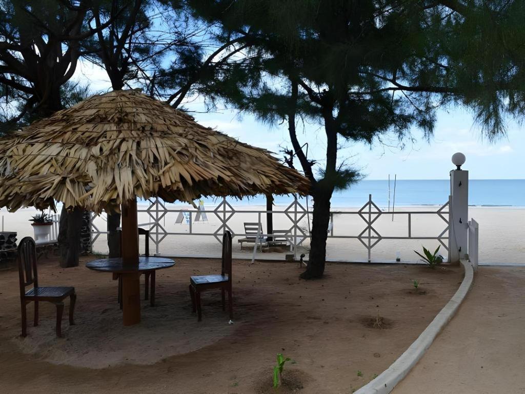 Silver Beach Hotel 亭可马里 外观 照片